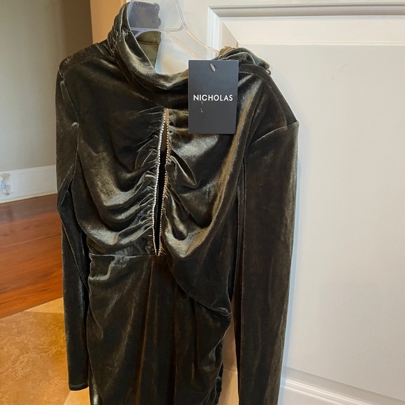 NWT NICHOLAS Lyssa Dress Sz 4 in Forest Green Velvet Long Sleeve Cocktail Dress - Picture 10 of 11